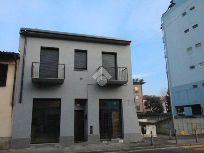 Appartamento trilocale in affitto in Via Broseta, Loreto, Bergamo