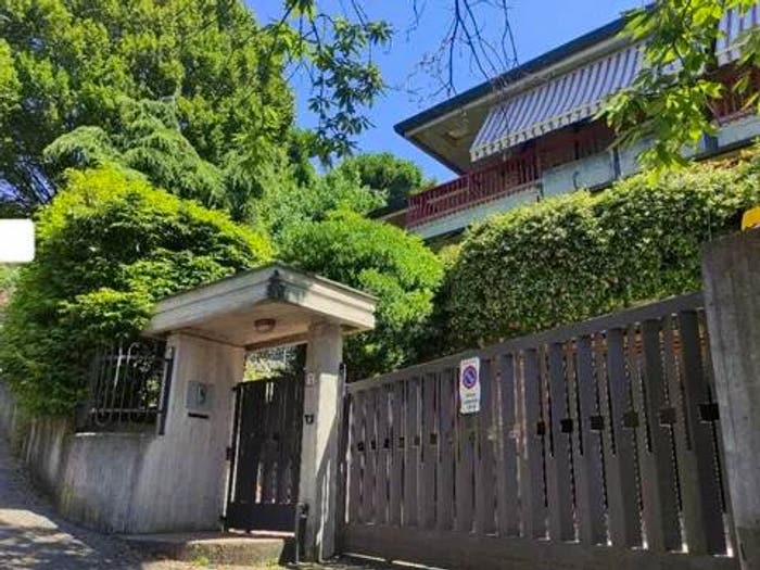 Casa con 6 locali in vendita in Via Stoppani, Centro, Inverigo