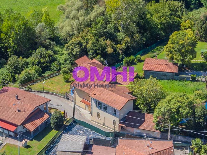 Casa quadrilocale in vendita in Via Giovanni Pascoli, Sangiano