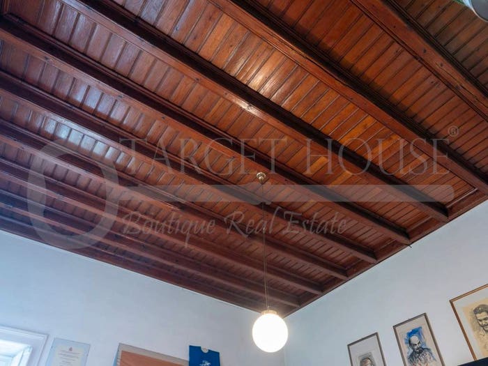 Casa con 6 locali in vendita in Piazza Calchi Novati, Carnate