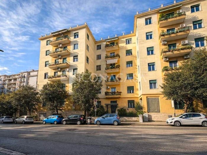 Appartamento trilocale in vendita in Via Pietro Castellino, Arenella, Napoli