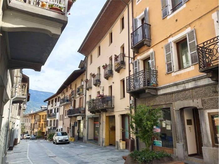 Appartamento trilocale in vendita in Via Chanoux, Centro, Chatillon