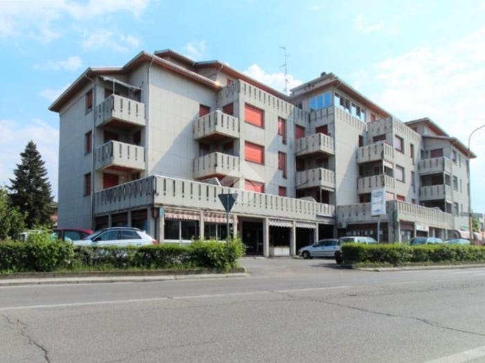 Appartamento quadrilocale in vendita in Via Roma, Centro, Bagnolo in Piano