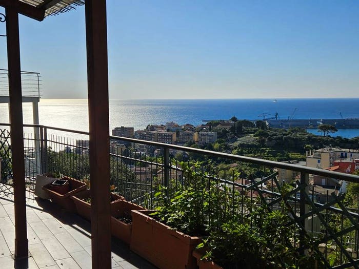 Appartamento trilocale in vendita in Via Poggio dell'Orizzonte, Albissola Marina