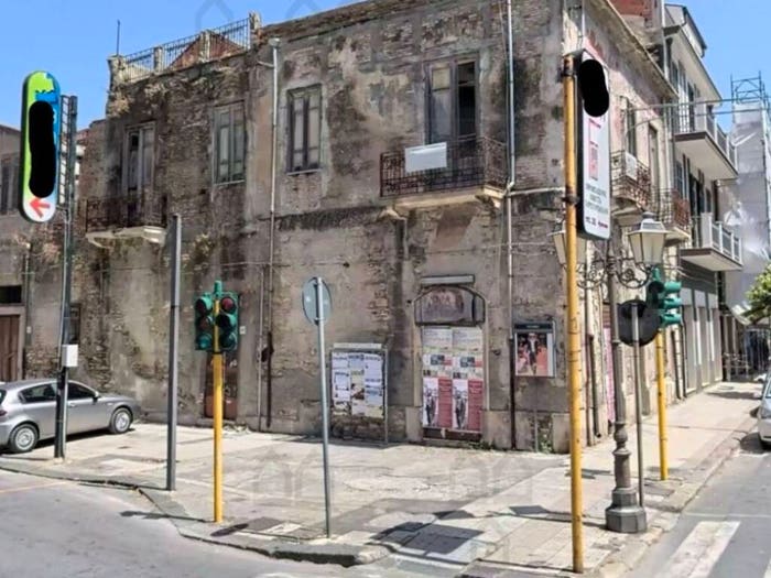 Casa con 6 locali in vendita in VIA ROMA, Centro, Barcellona Pozzo di Gotto