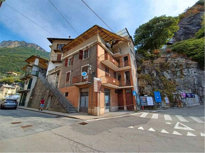 Casa con 6 locali in vendita in Centro, PontSaintMartin