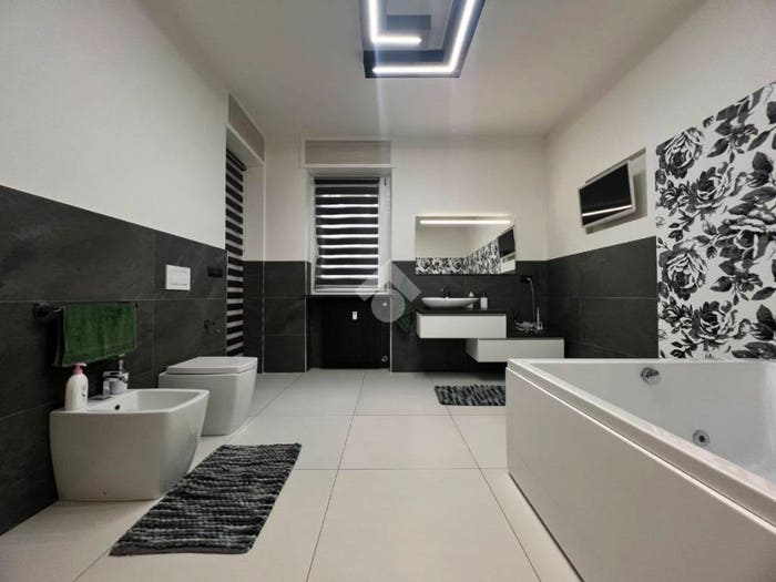Appartamento con 5 locali in vendita in Via Cavour, Centro, Orbassano