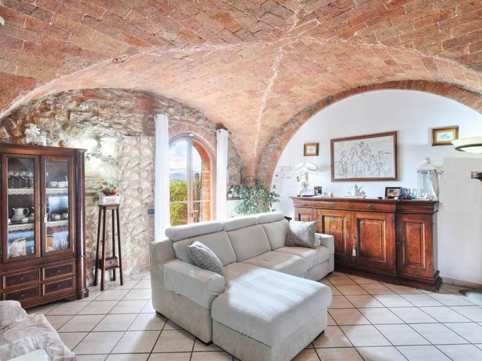 Casa con 6 locali in vendita in Via Varna, Varna, Gambassi Terme