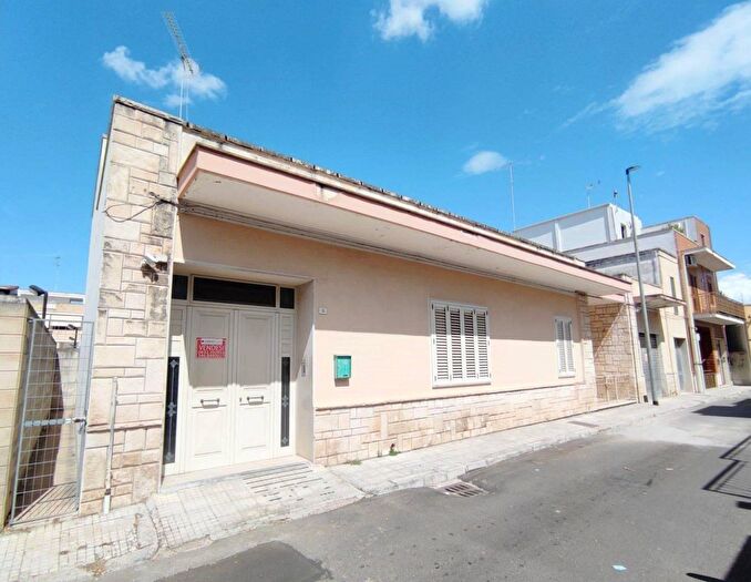 Casa con 5 locali in vendita in Via Firenze, Lequile