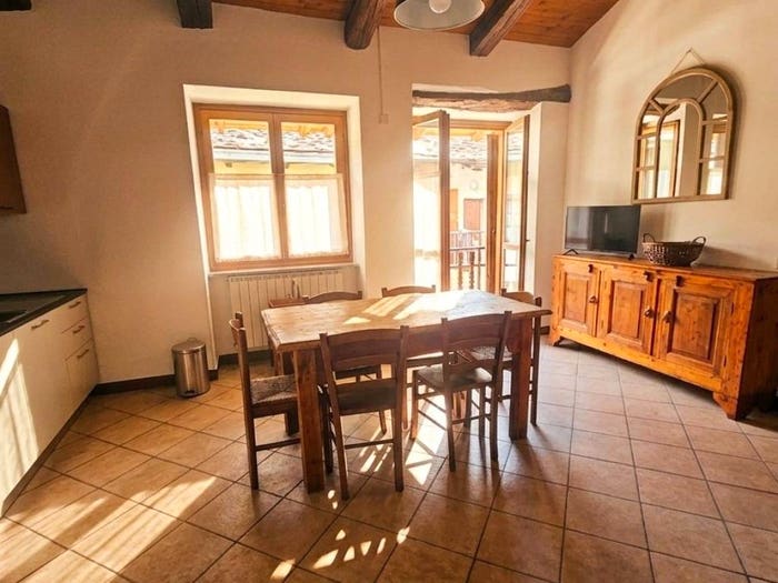 Appartamento bilocale in vendita in Vicolo Bouchard, Centro, Oulx