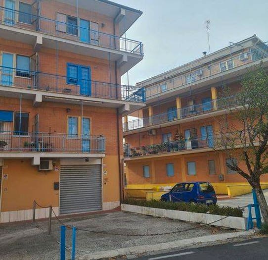 Appartamento con 6 locali in vendita in Via Della Liberta, Centro, Castel Madama