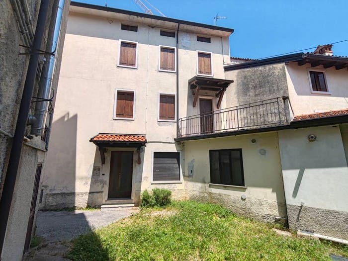 Casa con 6 locali in vendita in Piazza San Martino, Velo, Velo d'Astico