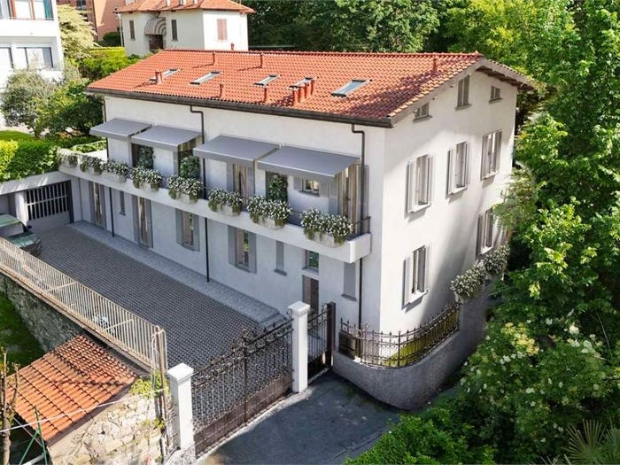 Appartamento trilocale in vendita in VIA CARONTI, Villa Olmo, Como