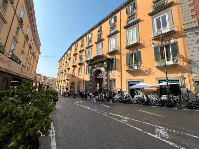 Appartamento con 6 locali in vendita in Calata Trinità Maggiore, Centro Storico, Napoli