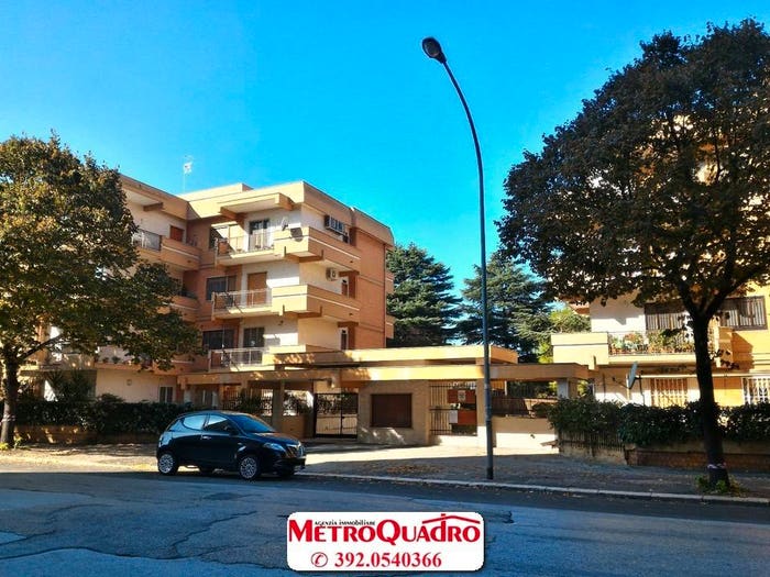 Appartamento con 6 locali in vendita in Via Michelantonio Fini, Macchia Gialla Ordona Sud, Foggia
