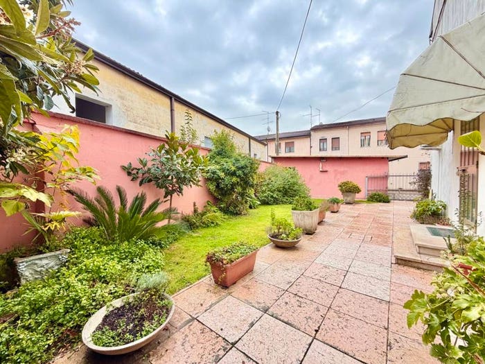 Casa con 6 locali in vendita in Via Giuseppe Garibaldi, Centro, Bovolone