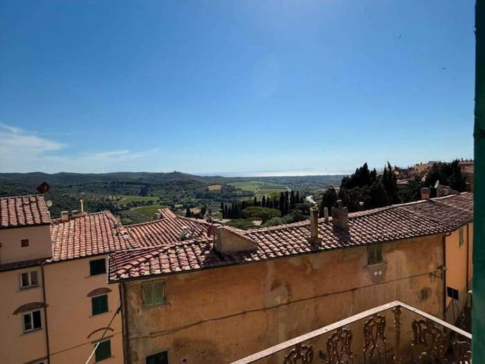 Appartamento con 6 locali in vendita in Centro, Castagneto Carducci