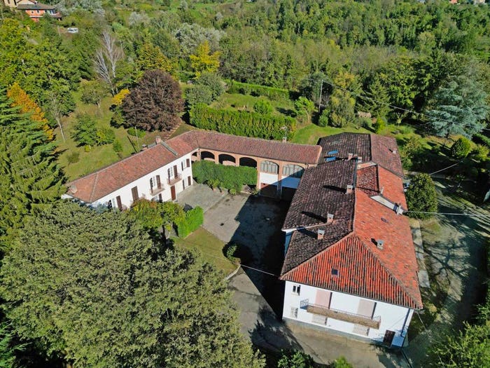 Casa con 6 locali in vendita in Piazza Guglielmo Marconi, Centro, Portacomaro