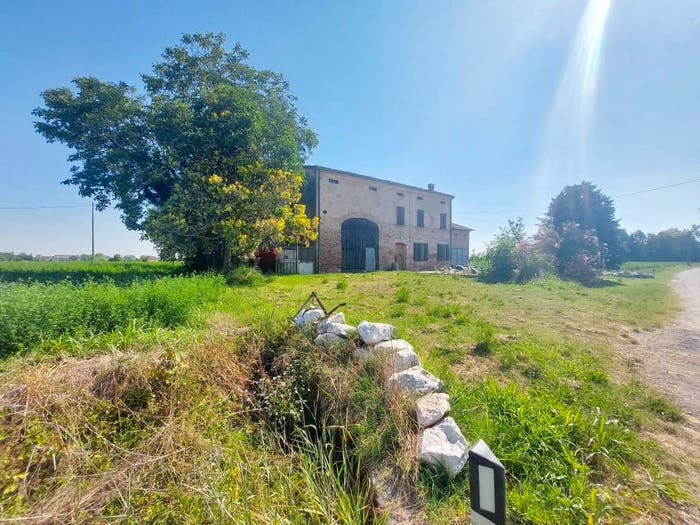 Casa con 5 locali in vendita in Via Lino Bigliardi, Luzzara