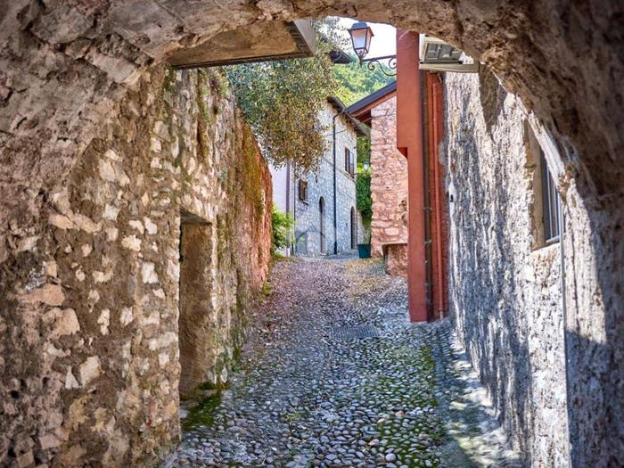 Casa trilocale in vendita in Loc Fasor, Magugnano, Brenzone sul Garda