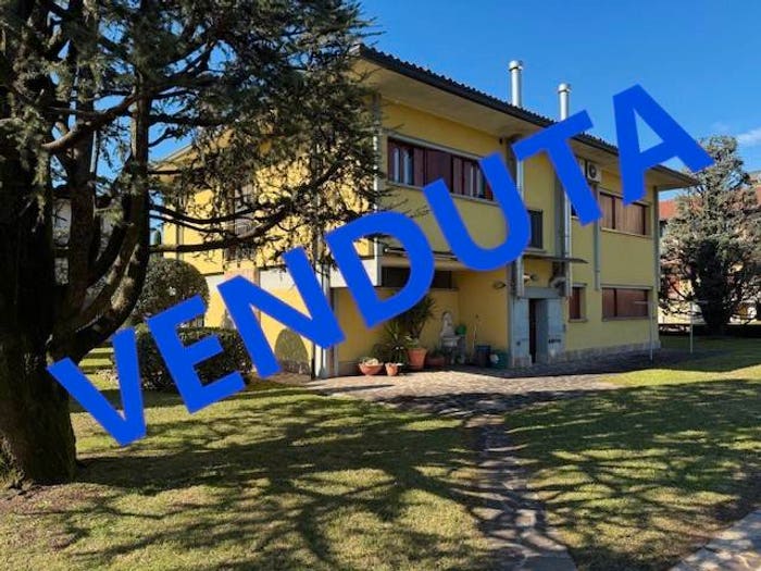 Casa con 5 locali in vendita in Cividate al Piano