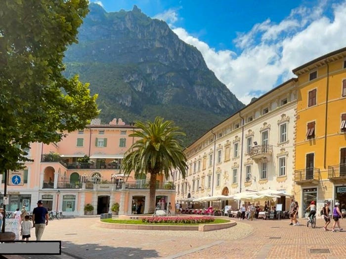 Appartamento con 5 locali in vendita in Piazza Giuseppe Garibaldi, Centro, Riva del Garda