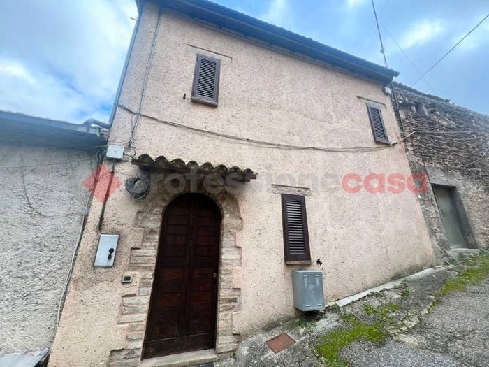 Casa trilocale in vendita in via Spina Nuova, Campello sul Clitunno