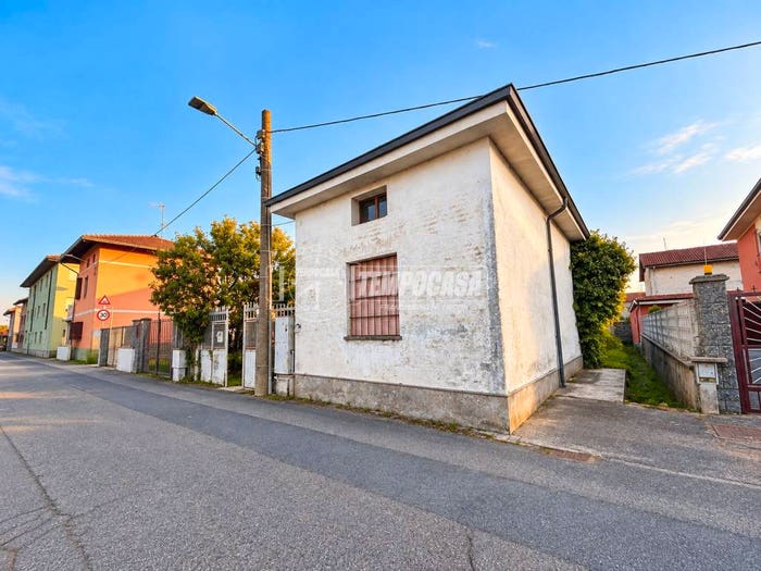 Appartamento trilocale in vendita in Via Fornace, Centro, Tronzano Vercellese