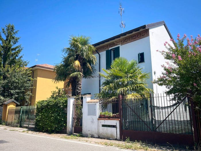 Casa trilocale in vendita in Via Cassolnovo, Abbiategrasso