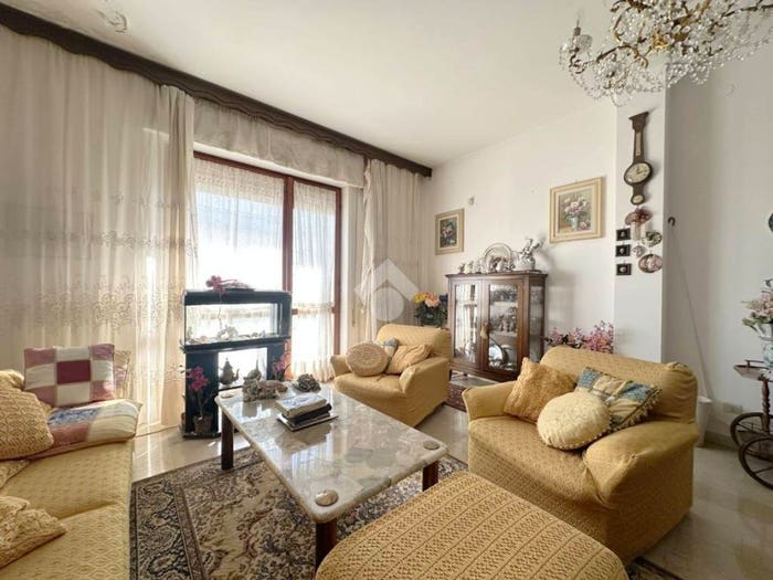 Appartamento quadrilocale in vendita in Via delle Pinete, Marina di Carrara, Carrara