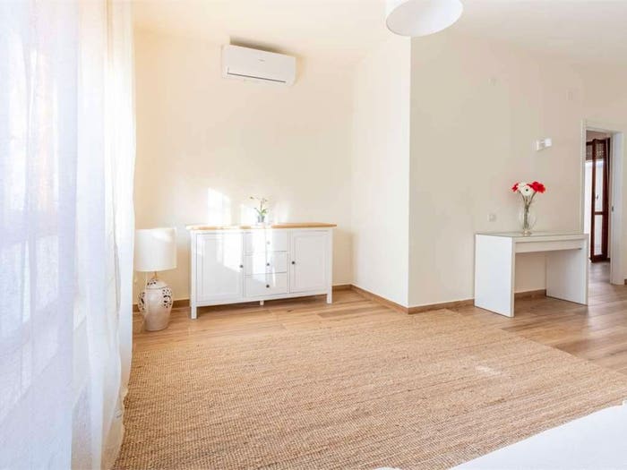 Appartamento con 5 locali in vendita in Via Germanico, Monserrato