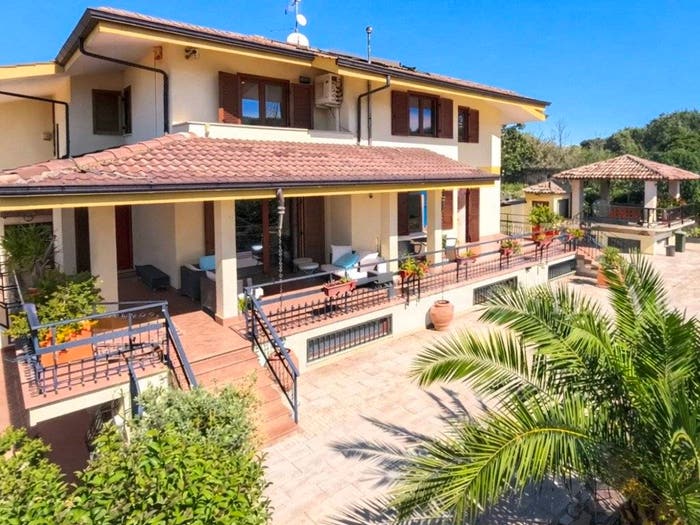 Casa con 6 locali in vendita in Via Colle Pisano, Frascati