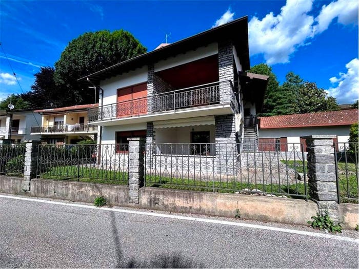 Casa con 6 locali in vendita in Via Trieste, Centro, Taino