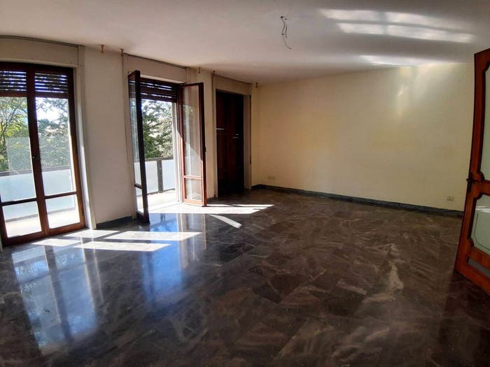 Appartamento con 5 locali in vendita in Viale Camillo Benso di Cavour, Centro Storico, Ferrara