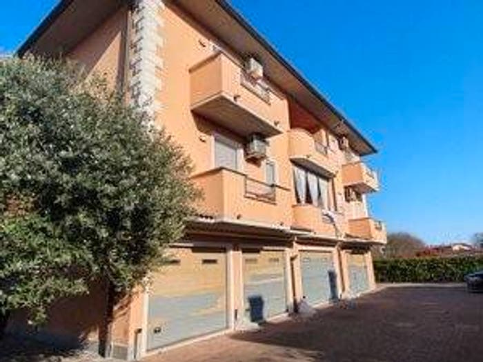 Appartamento trilocale in vendita in Chignolo Po