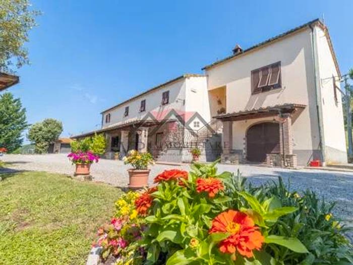Casa con 6 locali in vendita in Strada Provinciale, Pomarance