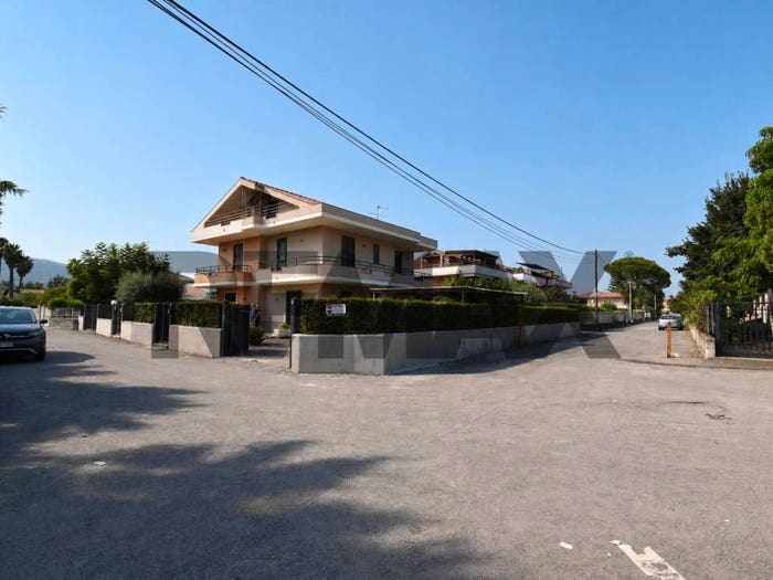Casa quadrilocale in vendita in Contrada Auzanetto, Centro, Mascali