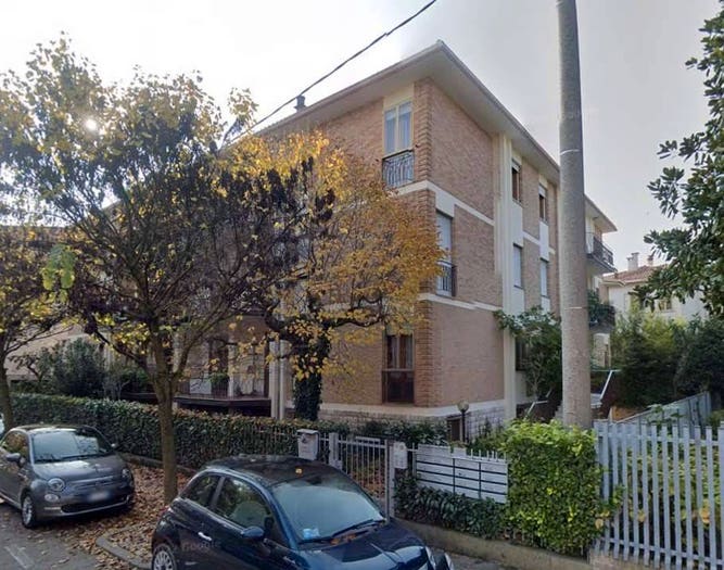 Appartamento con 6 locali in vendita in via Enrico Bernardi, Santissima Trinità, Padova