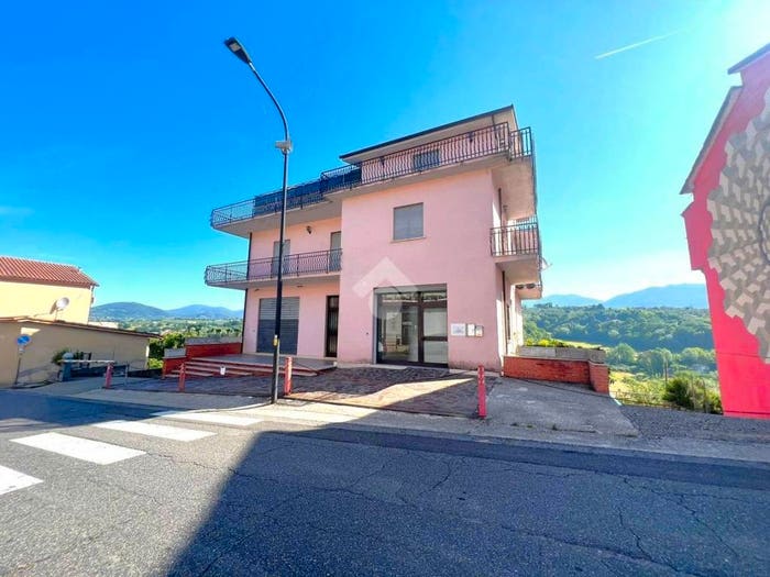 Appartamento con 5 locali in vendita in Via Roma, Centro, Selci