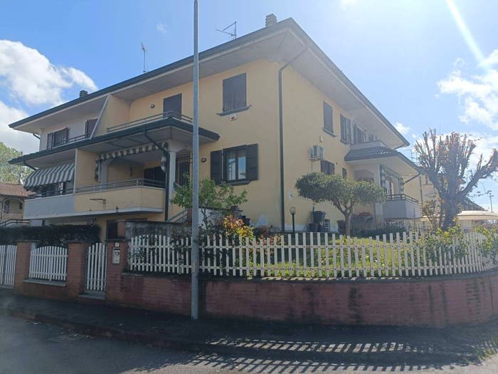 Casa quadrilocale in vendita in Via Luigi Pirandello, Centro, Brescello