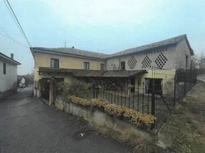 Casa quadrilocale in vendita in Borgata Bricco, Acqui Terme