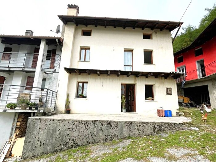 Casa trilocale in vendita in Via Flormi, Pulfero