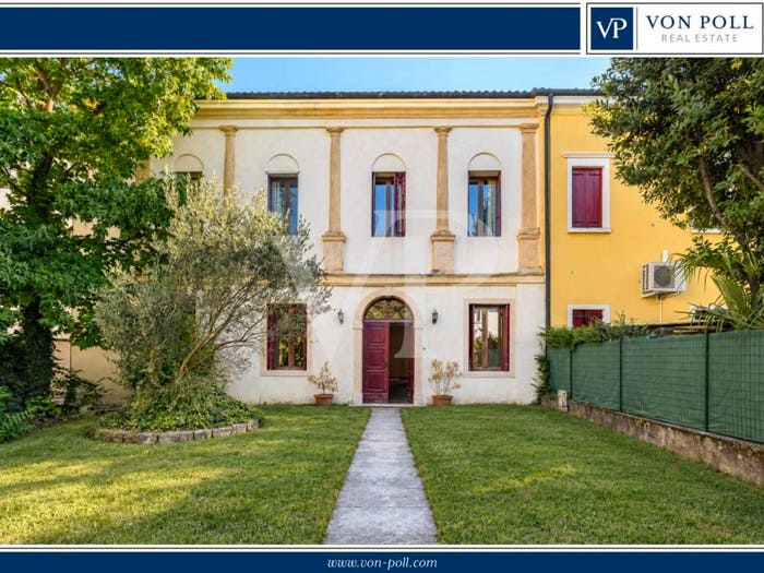 Casa con 6 locali in vendita in Via Roma, Centro, Longare