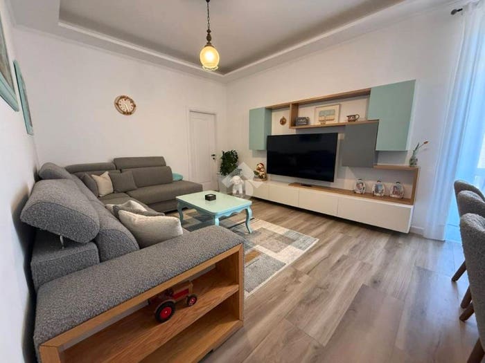Appartamento con 6 locali in vendita in Via Genova, Rebocco La Chiappa, La Spezia