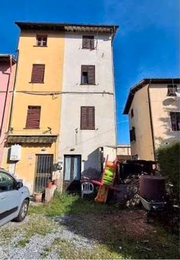 Appartamento quadrilocale in vendita in Via dei Cavalletti n P, Sant'Anna, Lucca