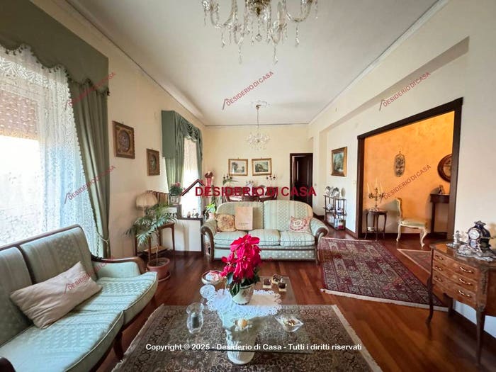 Appartamento con 5 locali in vendita in Via Alcide De Gasperi, Centro, Bagheria