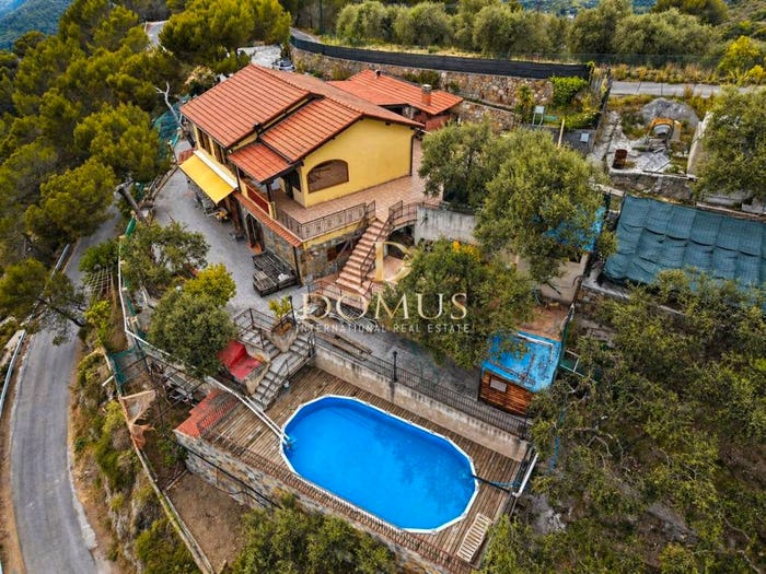 Casa con 6 locali in vendita in Regione Morghe, Dolceacqua