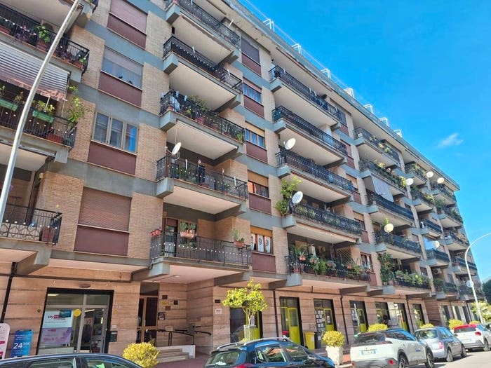 Appartamento quadrilocale in vendita in Via Sardegna, Casagiove