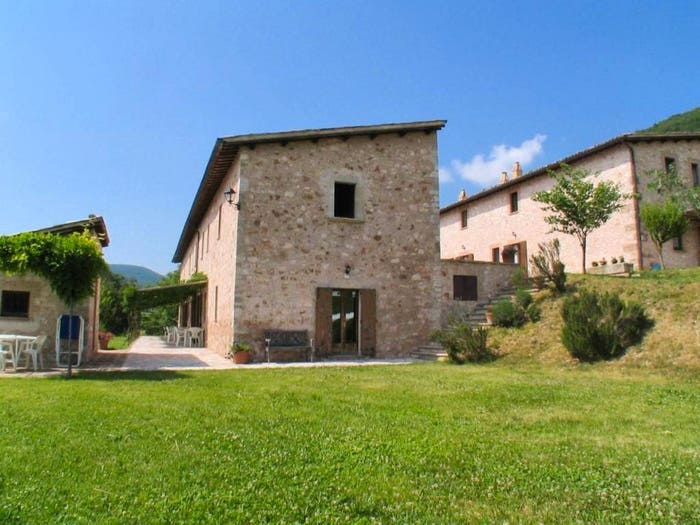 Casa con 6 locali in vendita in Preci