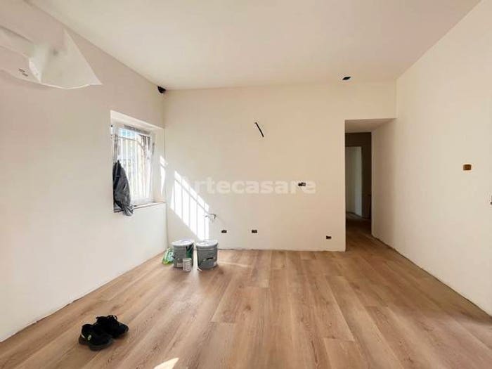 Appartamento trilocale in vendita in Via Giuseppe Garibaldi, Centro, Carnago